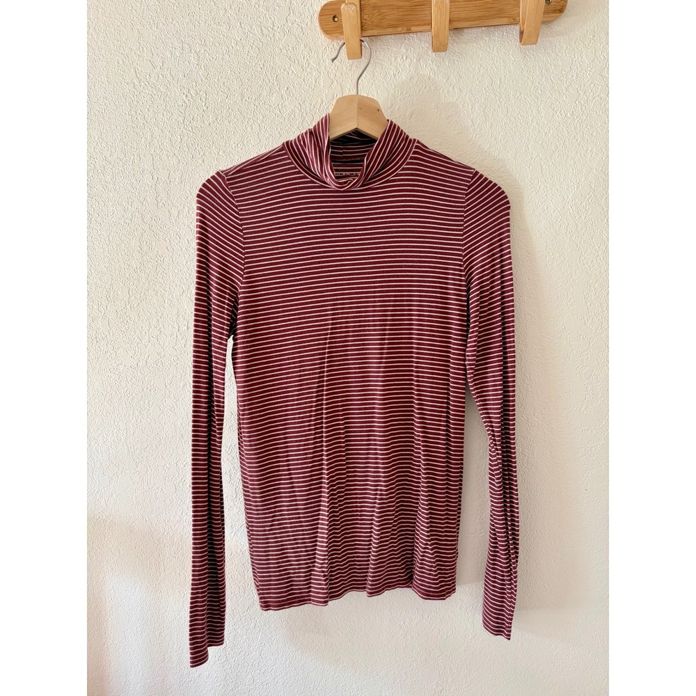 American EagleSoft & Sexy Maroon White Striped Turtleneck Long Sleeve Top M